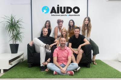 La asistencia domiciliaria de AIUDO crece gracias a sus cuidadores.