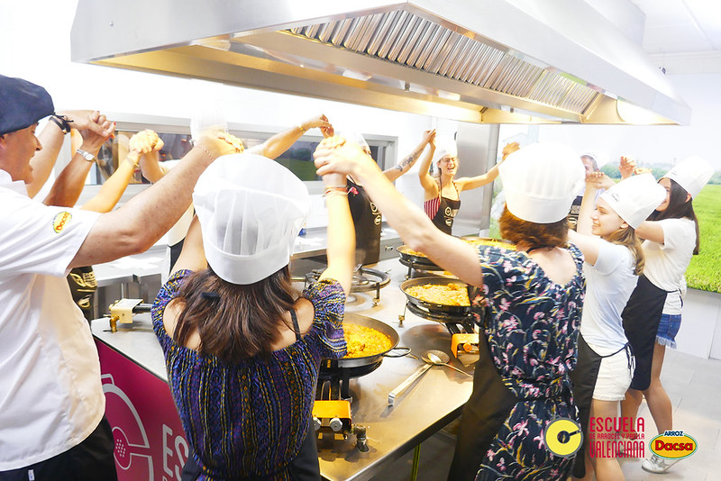 Escuela de arroces y paella Valenciana | Paella School
