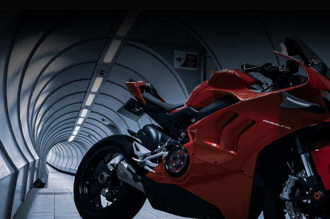 Escapes en BeRacing1: Potencia, Rendimiento y Sonido Inigualable